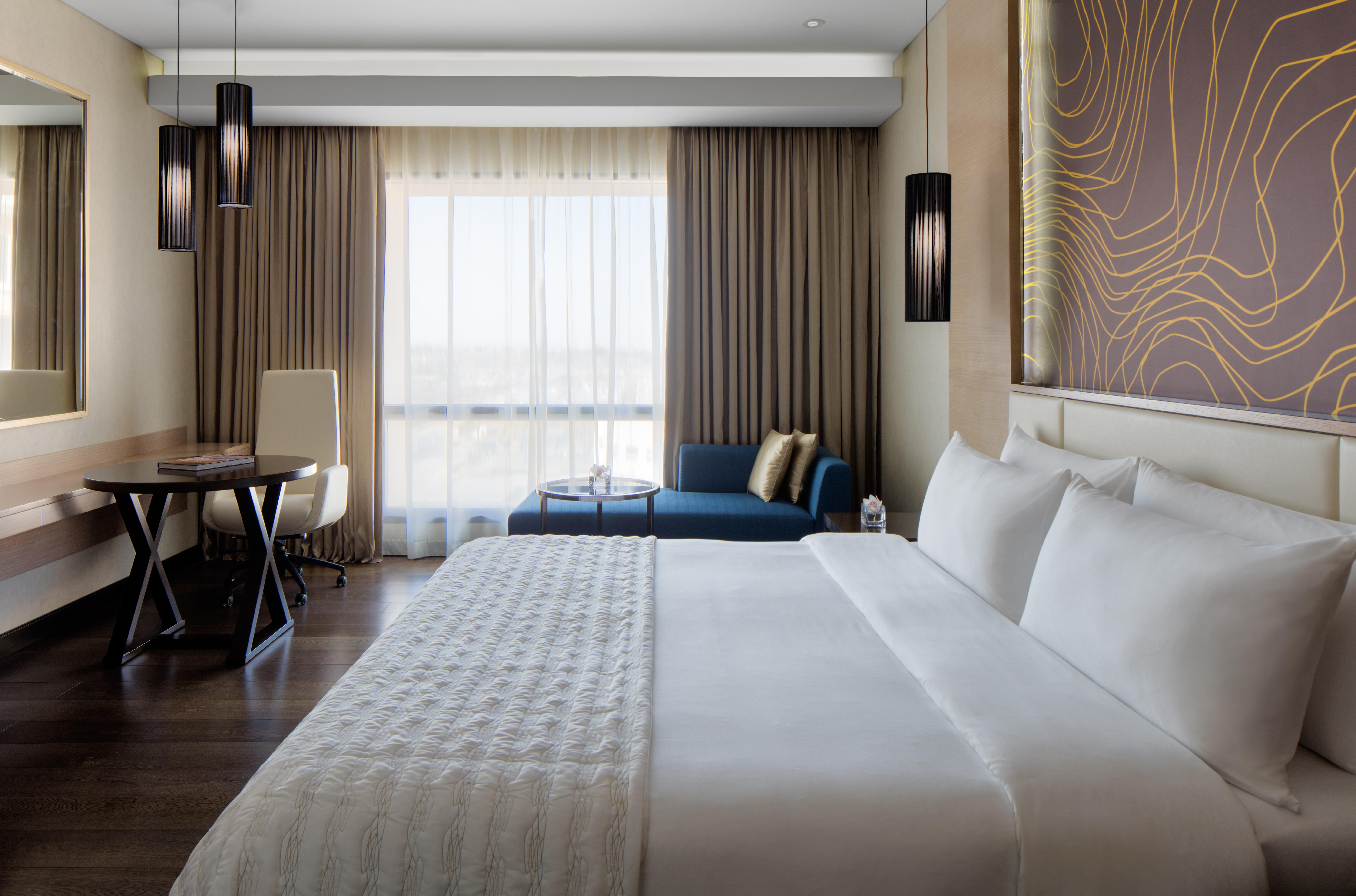 Radisson Collection Muscat, Hormuz Grand Hotel ภายนอก รูปภาพ A guest room at the Westin Hyderabad