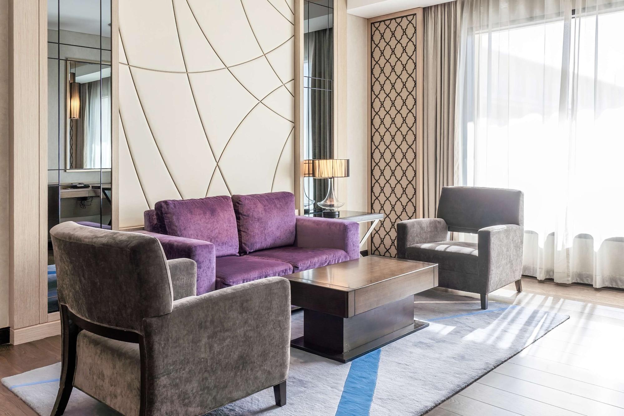 Radisson Collection Muscat, Hormuz Grand Hotel ภายนอก รูปภาพ A suite at the hotel